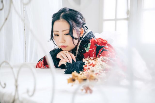 .

ちょっとクールなコーディネートも♡

髪飾りやネイルなど
パーツショットも好評です！

——
女の子が主役のフォトスタジオ
お気に入りのコーディネートや
シチュエーションで
ちょっとワクワクな撮影体験を♡
——

#ルノン #浜松フォトスタジオ　
#浜松振袖 #浜松成人式
#振袖前撮り